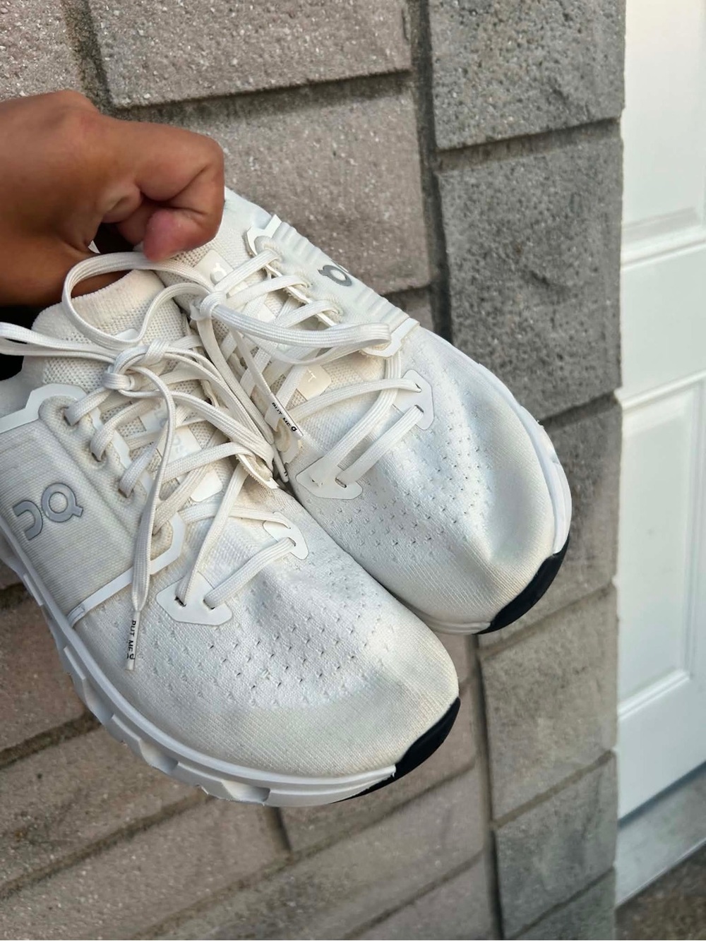 On Running White Lace-Up Running Sneaker - Picture 4 of 8